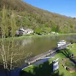 Semesterbostad Le Doux Rivage, Proche De Charleville, Jardin Et Acces A La Voie Verte