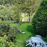 Semesterbostad Le Doux Rivage, Proche De Charleville, Jardin Et Acces A La Voie Verte *