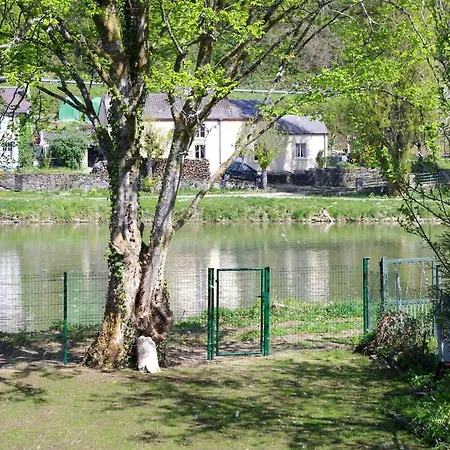 Сasa de vacaciones Le Doux Rivage, Proche De Charleville, Jardin Et Acces A La Voie Verte *