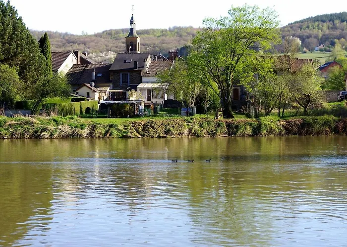 Le Doux Rivage, Proche De Charleville, Jardin Et Acces A La Voie Verte