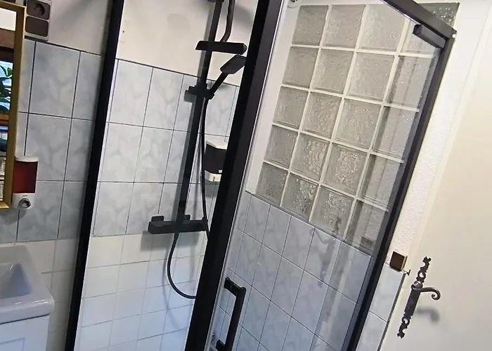 Сasa de vacaciones Le Doux Rivage, Proche De Charleville, Jardin Et Acces A La Voie Verte *